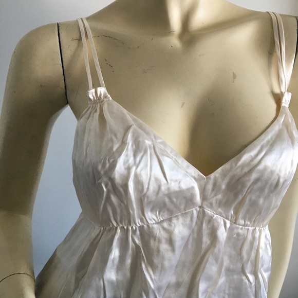Bcbg ivory silk camisole with eyelet detail. Size small - Picture 3 of 8